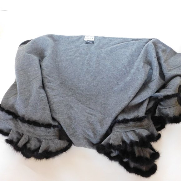 DINO GASPARI CASHMERE BLEND FUR TRIM CAPE WRAP - Picture 7 of 8